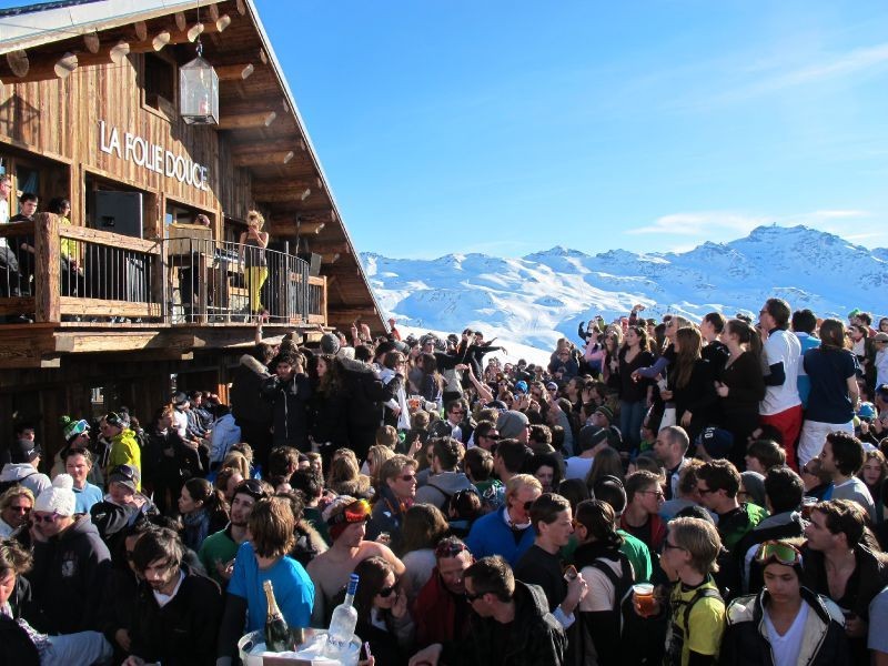 Vacances en famille à la neige sous le soleil de Méribel et sur les pistes des 3 Vallées ©aunomi