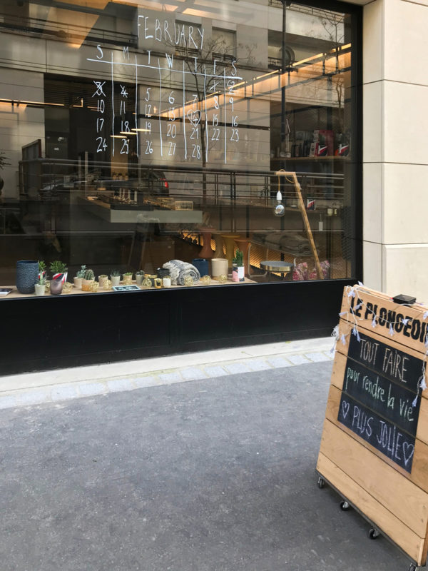 Concept-store à Bois-Colombes, sélection de produits éco-conçus et innovants pour femme, homme et enfant cadeaux déco, jouets, bijoux, plantes