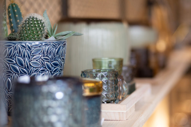 Concept-store à Bois-Colombes, sélection de produits éco-conçus et innovants pour femme, homme et enfant cadeaux déco, jouets, bijoux, plantes