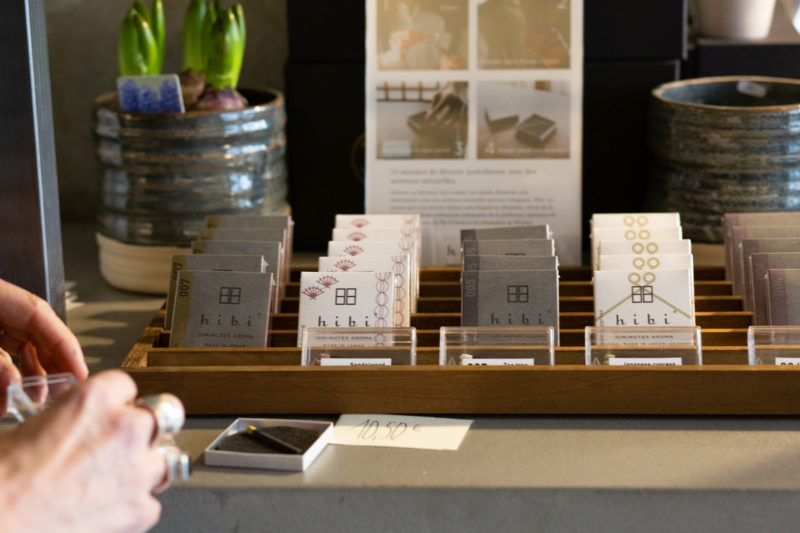 Concept-store à Bois-Colombes, sélection de produits éco-conçus et innovants pour femme, homme et enfant cadeaux déco, jouets, bijoux, plantes
