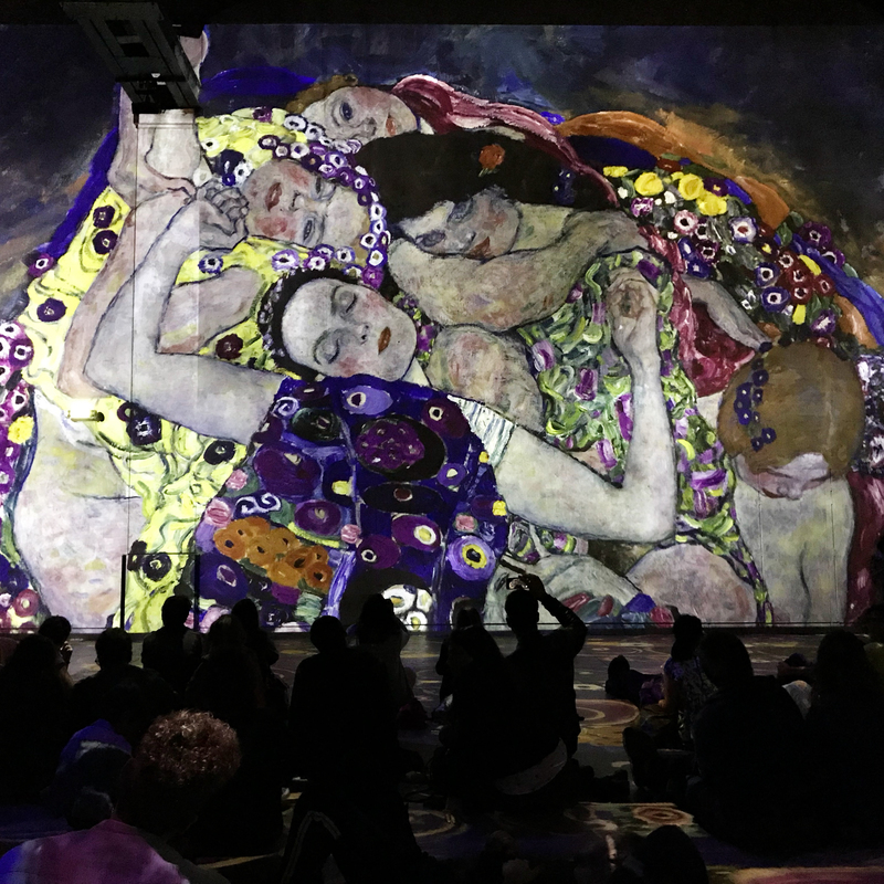 Expo Gustav Klimt à l'Atelier des lumières à Paris avec des enfants ©aunomi